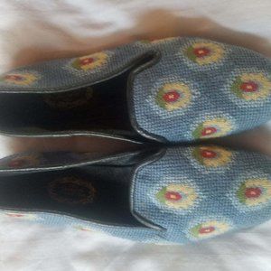 the Larkspur Collection Needlepoint Shoes 9 B